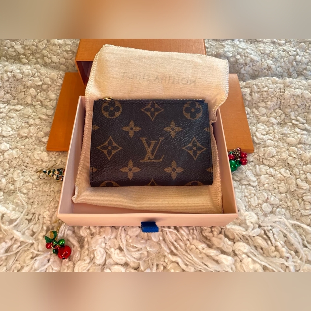Louis Vuitton Lisa Wallet